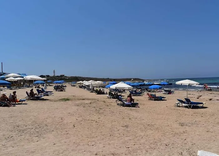 Cyprus Paradise Island Queens Gardens * パ フォス