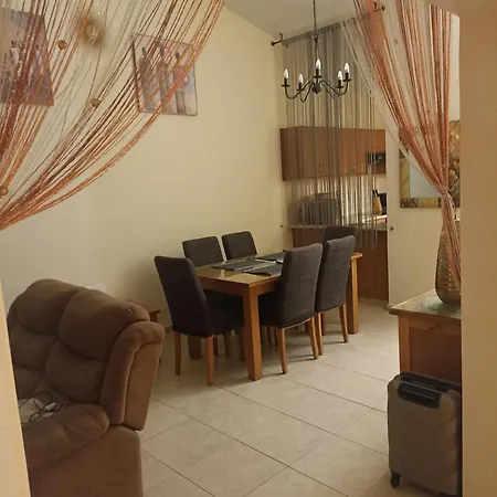 Cyprus Paradise Island Queens Gardens * بافوس